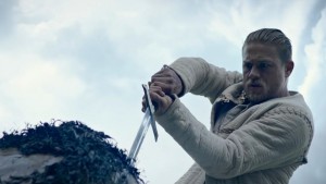 charlie-hunnam-king-arthur