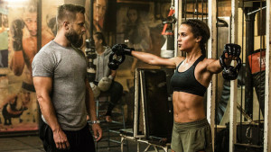 lara croft alicia vikander