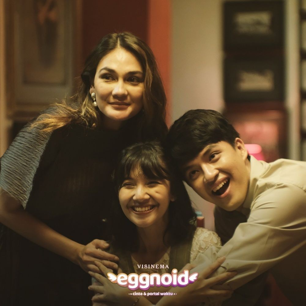 Film Eggnoid: Cinta & Portal Waktu