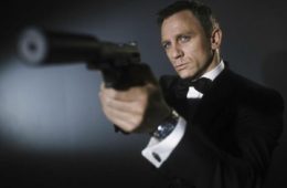 Gaji Daniel Craig