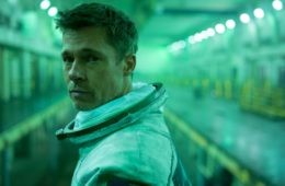 brad pitt ad astra tuai pujian